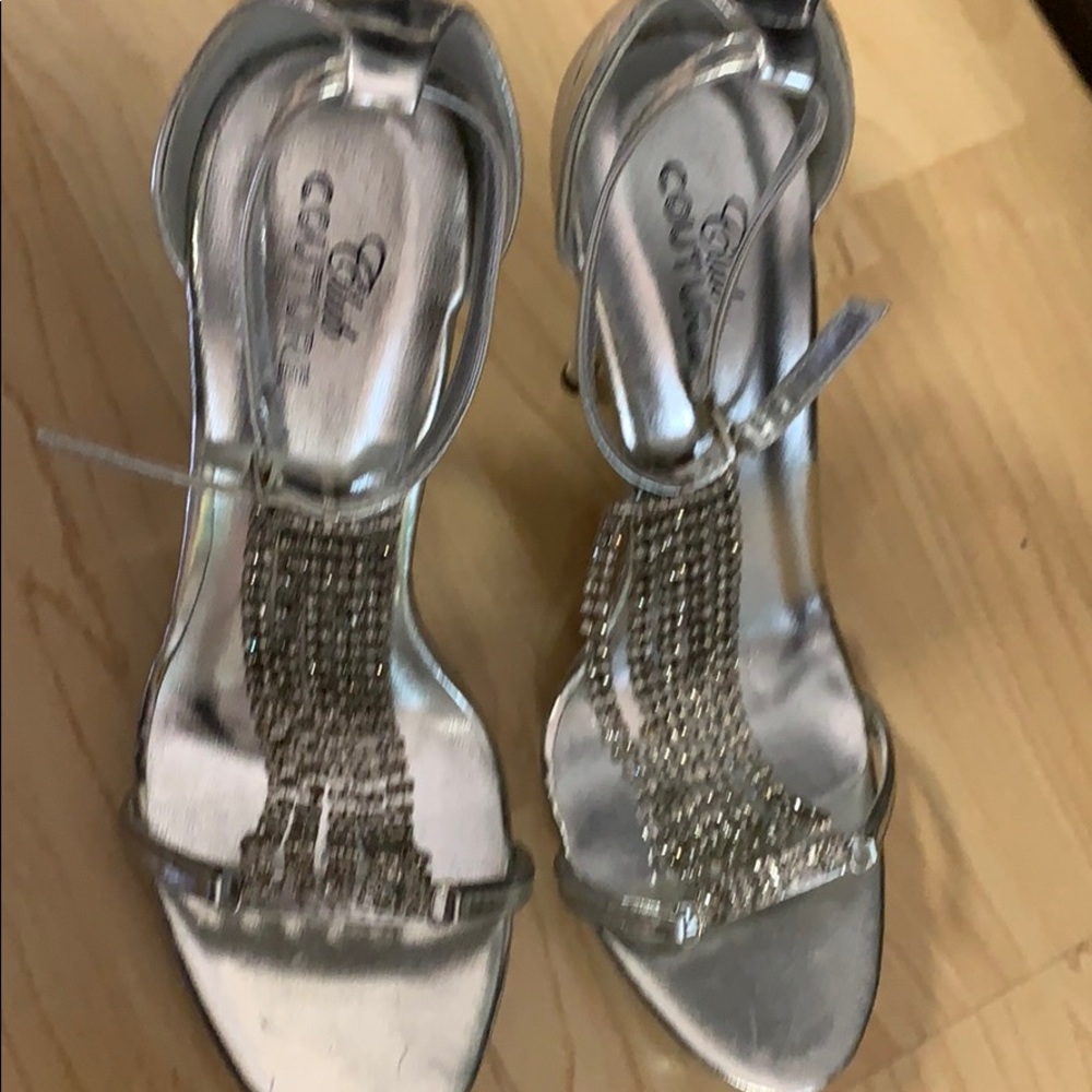 Heels - Picture 4 of 6